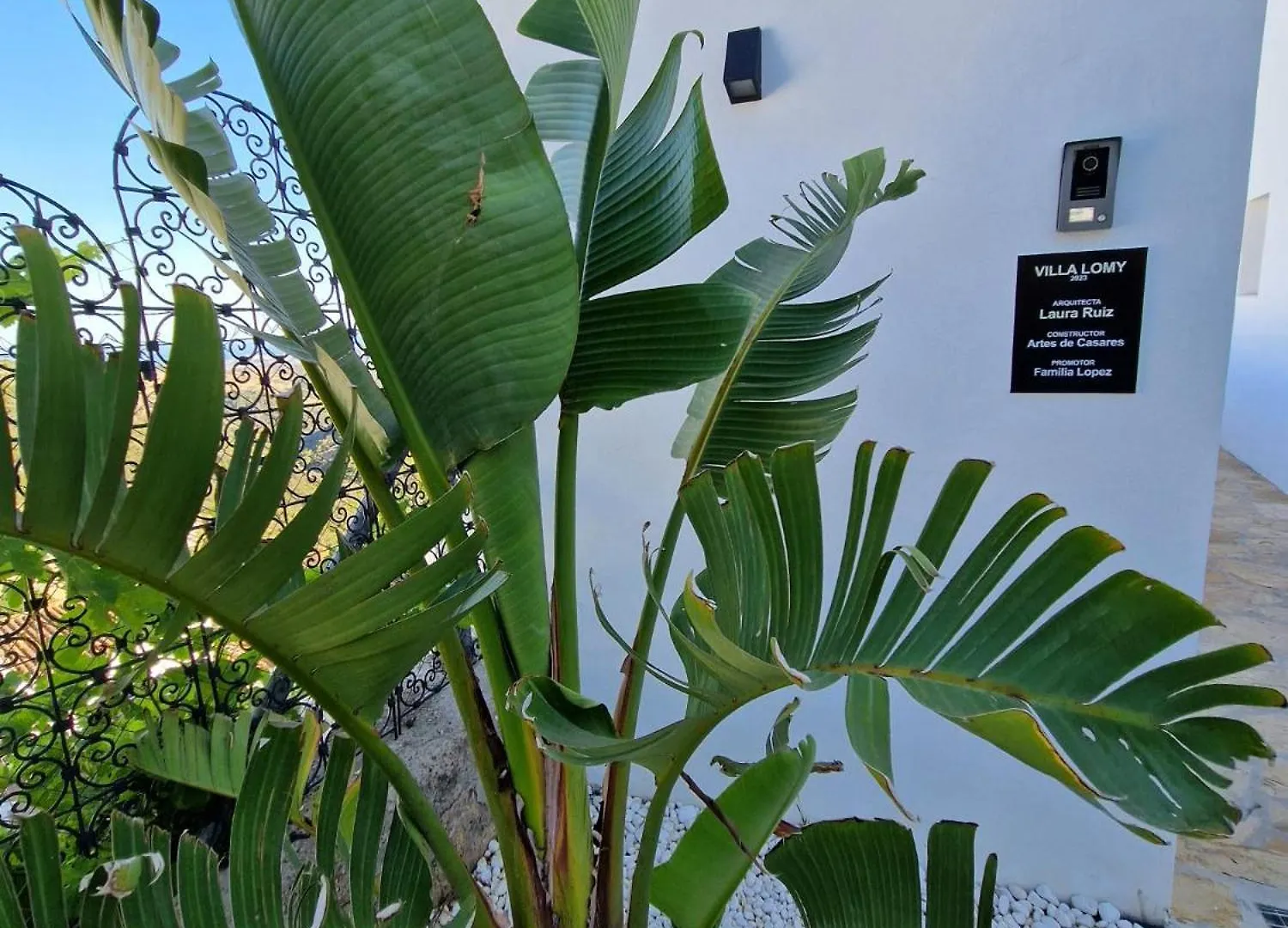 Villa Lomy Casares Bed & Breakfast