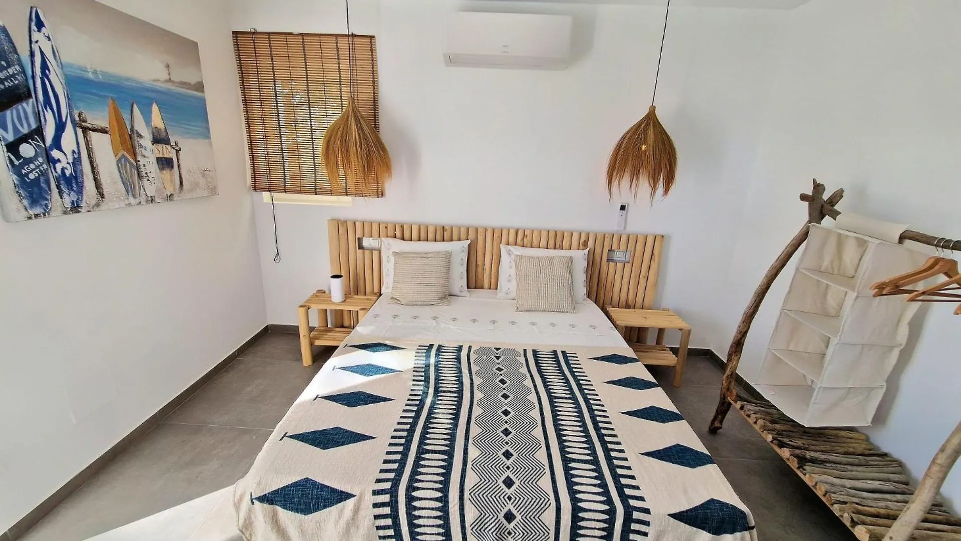 Villa Lomy Casares Bed & Breakfast