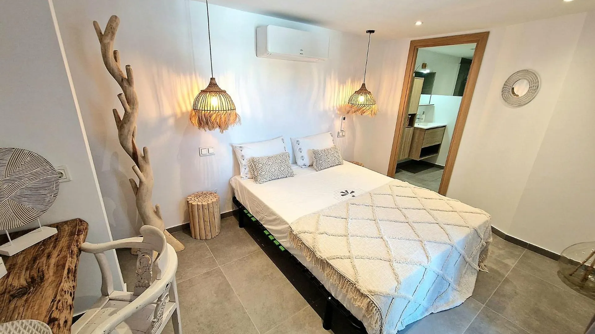 Bed & Breakfast Villa Lomy Casares