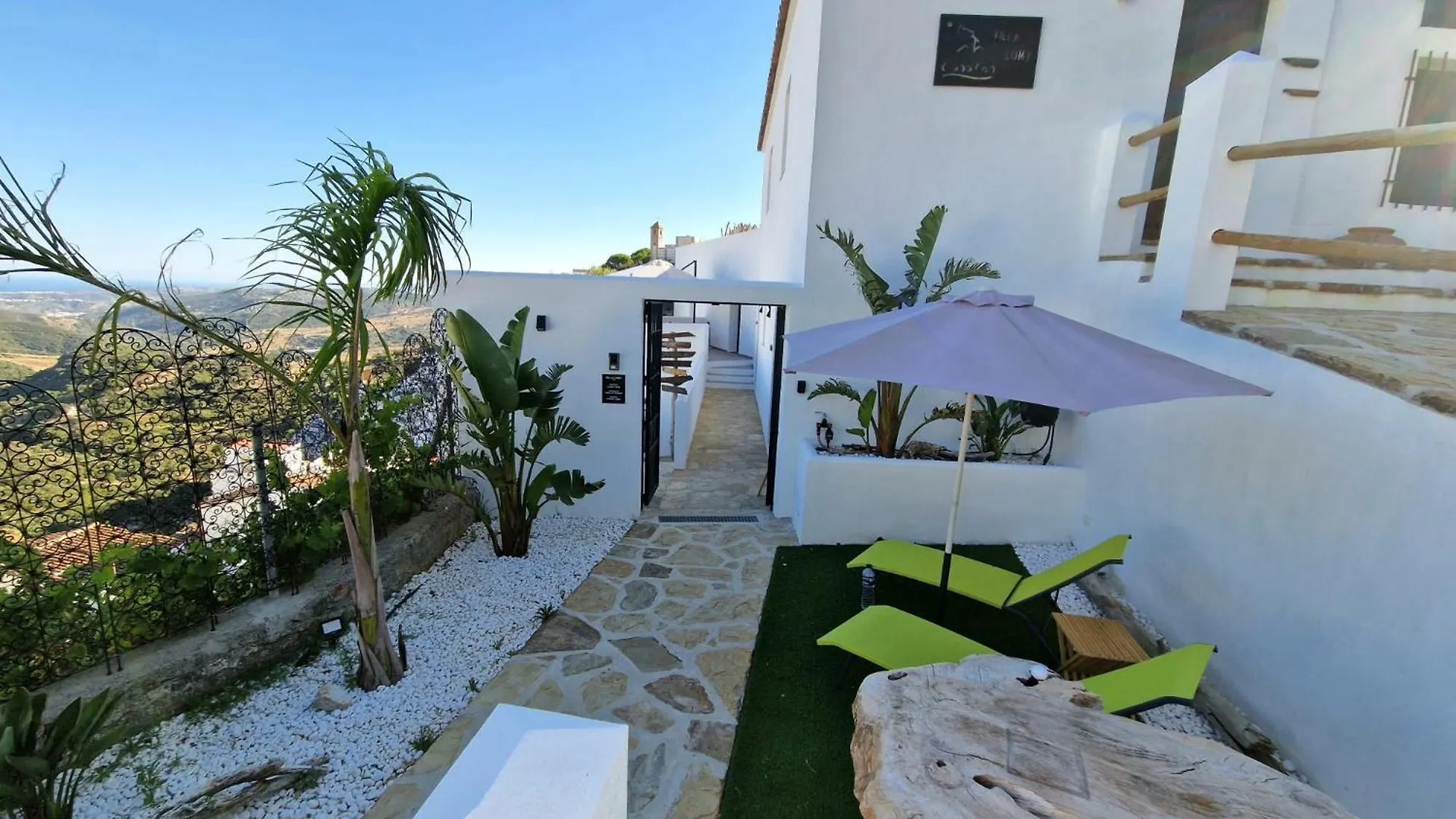 Bed & Breakfast Villa Lomy Casares