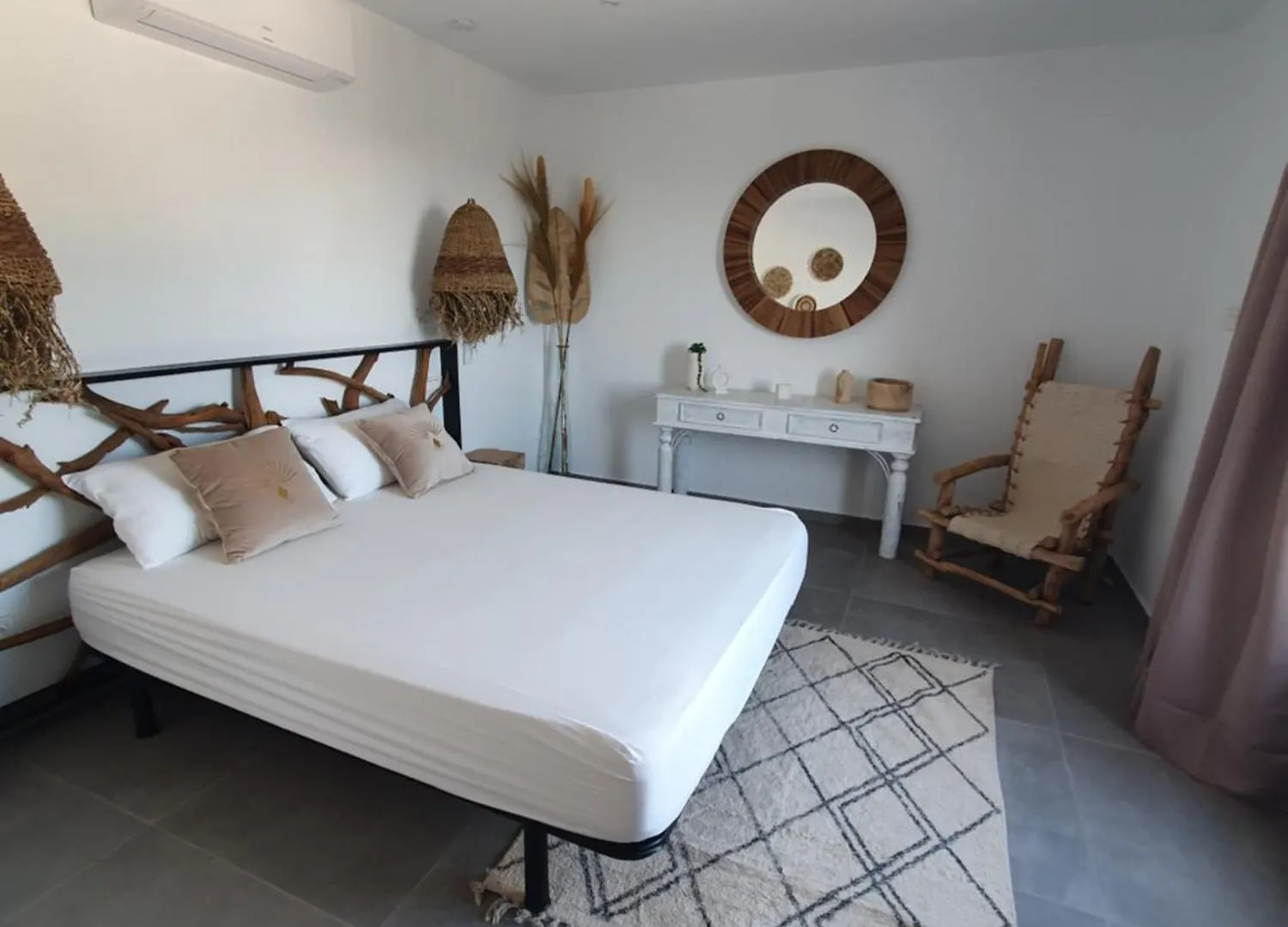 Villa Lomy Casares 0*,