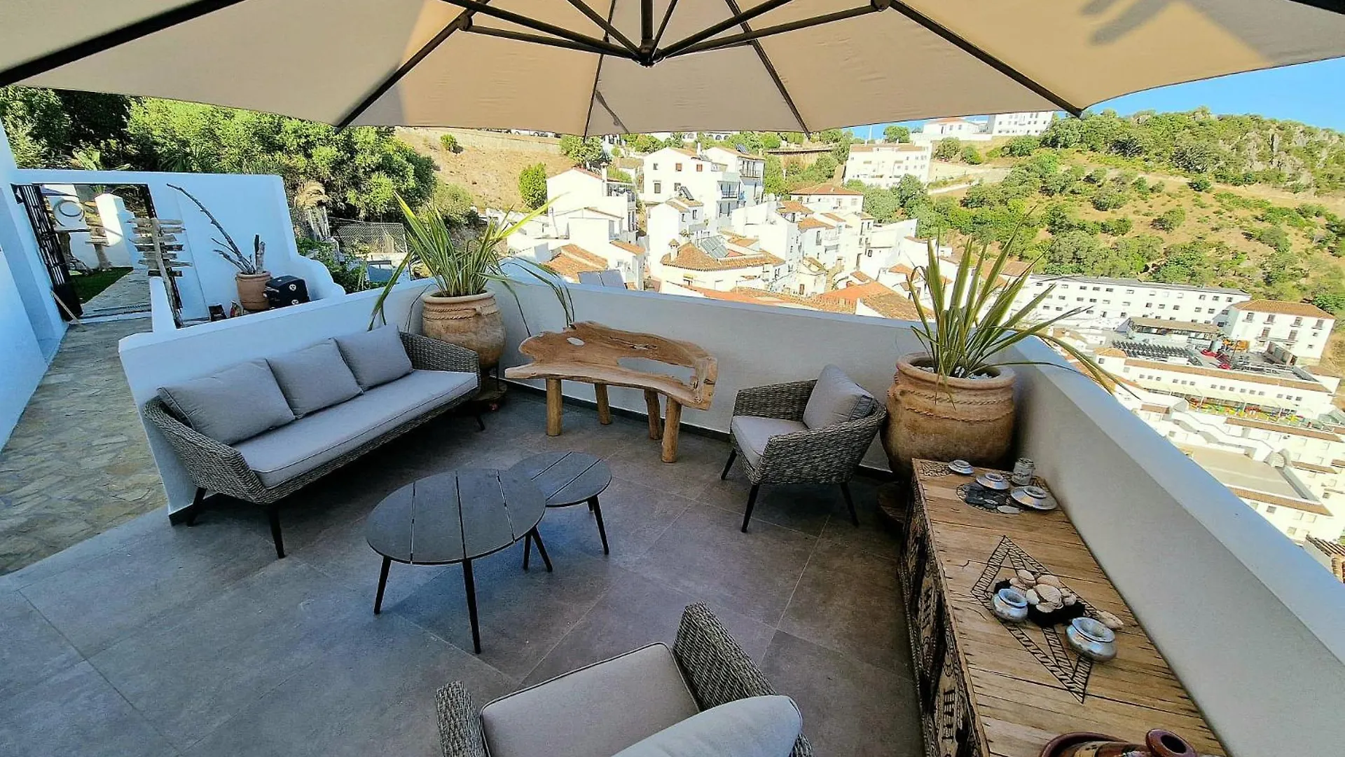 Bed & Breakfast Villa Lomy Casares