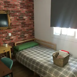  Guest house Practical Room: Barcelona-fira-airport Spain